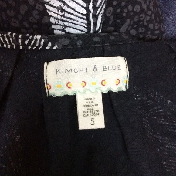 Anthropologie Kimchi & Blue Feather Boho Top Small - Picture 4 of 4
